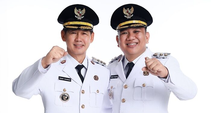 Hengky dan Randito Resmi Nahkodai Bitung. (foto: humas pemkot bitung)
