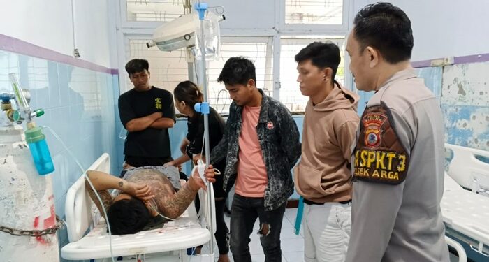 Korban Ovan Paparang saat dilarikan ke Rumah Sakit Umum Kandou