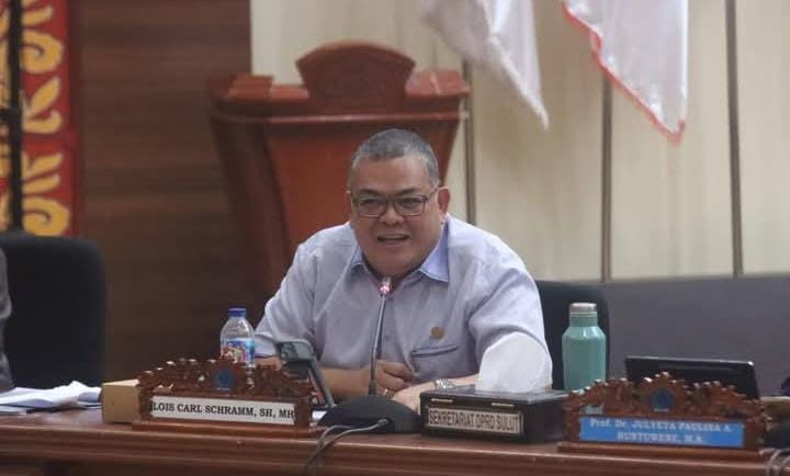 Anggota Pansus LKPJ Gubernur 2024, Louis Carl Schramm. (foto: meikel/barta)