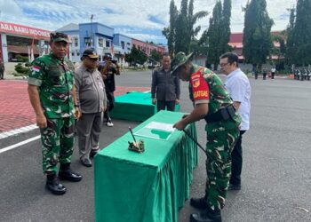 Pemkot Bitung dukung penuh program manunggal TNI di sejumlah kecamatan. (foto: humas pemkot bitung)