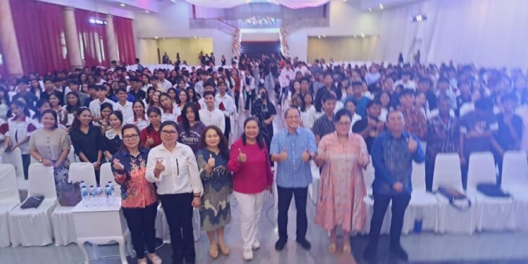foto bersama setelah seminar kerohanian. (foto: istimewa)