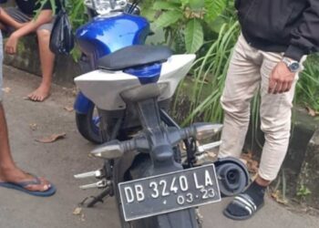 Motor diduga bodong yang pengendaranya terlibat dalam lakalantas. Foto merupakan dokumentasi dari korban.