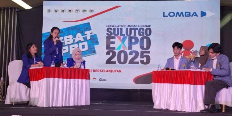 Mahasiswa Polimdo saat berdebat dengan Unsrat. (foto: istimewa)