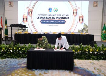 MoU dengan DMI, Menteri Nusron Berkomitmen Tuntaskan Sertipikasi Tanah Wakaf Lima Tahun