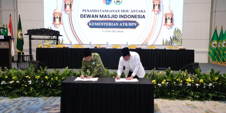 MoU dengan DMI, Menteri Nusron Berkomitmen Tuntaskan Sertipikasi Tanah Wakaf Lima Tahun