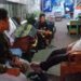 Wakil Ketua BPKel Oi Hidup Manado, Sarfan Haliku saat bertemu masyarakat. (Foto: istimewa)