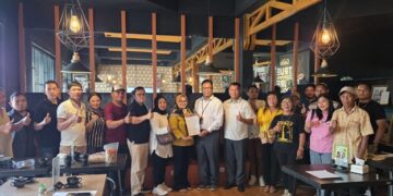 PAPERA Kota Bitung bersama PT. Pegadaian wilayah area II Manado di Cafe Gade Bitung. (foto: Chris/Barta1)