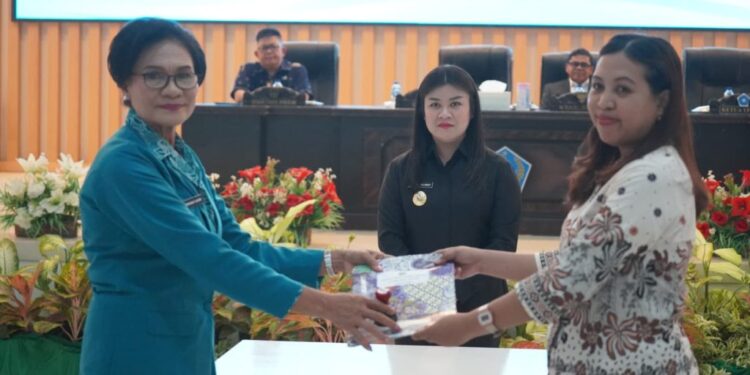 Bupati Chyntia Kalangit Lantik TP-PKK Sitaro, Begini Pesannya