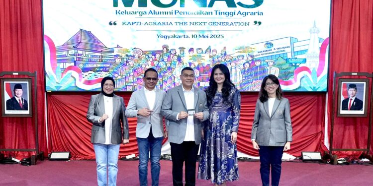 Wamen Ossy Dermawan Buka Munas KAPTI-Agraria 2025