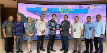 Foto: Bupati Kepulauan Sangihe didampingi sekretaris daerah dan beberapa Kepala OPD dalam audiensi dengan Direktur Distribusi PT.PLN. (Dok. Istimewa)