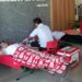 Proses donor darah di lingkungan Kampus Polimdo. (foto: istimewa)