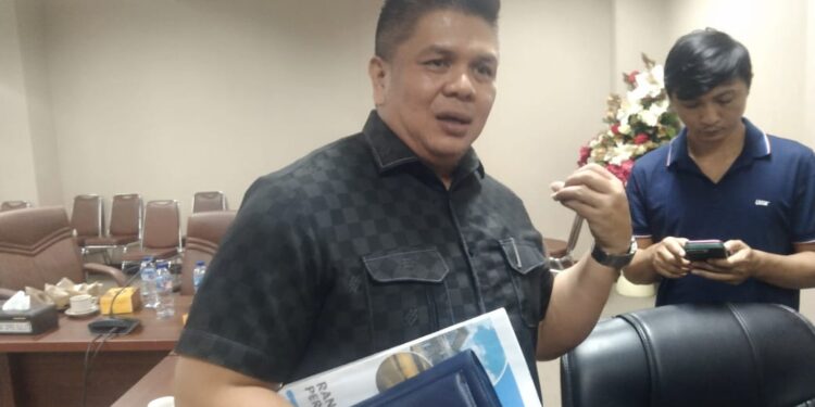 Ketua Pansus Ranperda RTRW, Henry Walukow. (foto: istimewa)