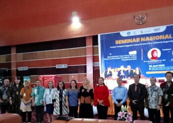 Narasumer Seminar Nasional bersama pimpinan Polimdo. (foto: meikel/barta)