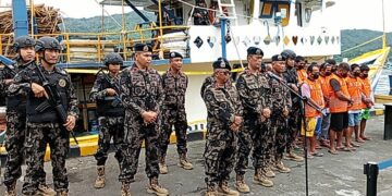 Pangkalan PSDKP Bitung menangkap 2 KIA berbendera Filipina di Laut Sulawes. (foto: Chris/Barta1)i