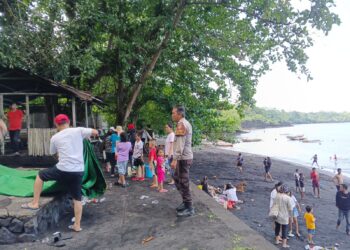 Polres Bitung melaksanakan pengamanan di beberapa lokasi wisata. (foto: Chris Pontoh)