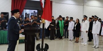 Foto: Bupati Kepulauan Sangihe, Michael Thungari melakukan pelantikan dan pengambilan sumpah/janji jabatan bagi pejabat administrator, pengawas, dan fungsional, Kamis, (17/7/2025).