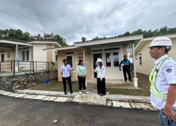 Bupati Sitaro Melihat dari Dekat Rumah Hunian Warga Laingpatehi dan Pumpente di Modisi