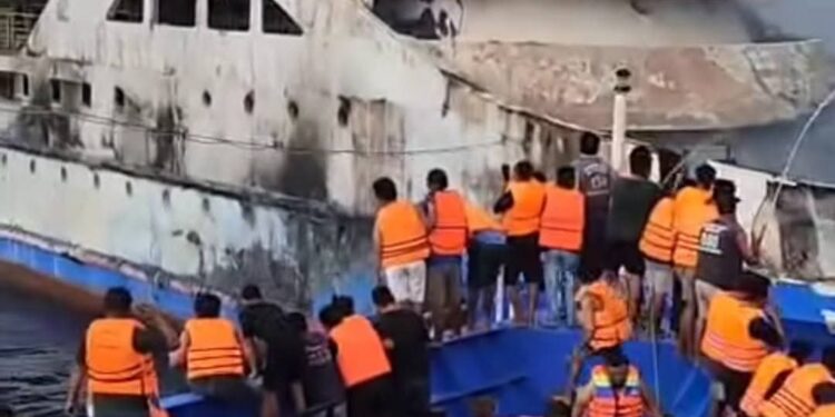 Terbakarnya KM Barcelona V: Api Berawal dari Dek 3