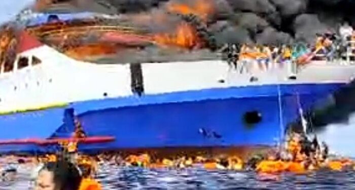 KM Barcelona VA yang terbakar di Lautan Talise Minahasa Utara.