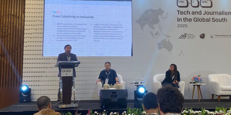 Ketum AMSI Wahyu Dhyatmika berbicara di forum konferensi regional. (foto: AMSI)