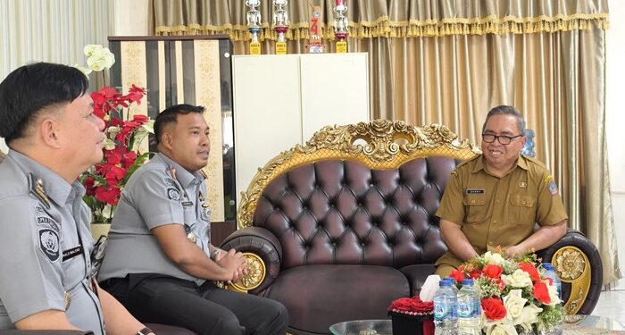 Kunjungan Kalapas Kelas IIB Bitung Edi Kuhen ke Balai Latihan Kerja Kota Bitung. (foto: Chris/Barta1)