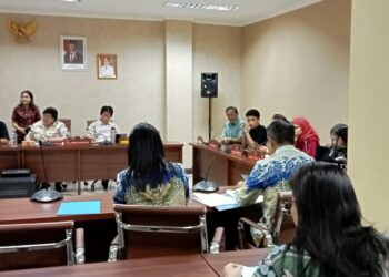 Lintas Komisi DPRD Provinsi Sulut bersama eksekutif. (foto; meikel/barta)