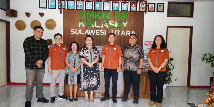 Tim Peneliti Katalisator Kemitraan Berdikari Polimdo  Jalin Kerja Sama dengan SMKN PP Kalasey dalam Diseminasi Hasil Riset Teknologi Gula Semut Berbasis Energi Surya. (foto; istimewa)