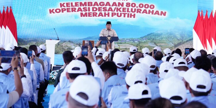 Menteri Nusron Dampingi Presiden Prabowo Resmikan 80.000 Koperasi Desa Merah Putih