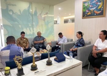 Bantuan Korban Gunung Ruang, Wabup Heronimus Makainas Koordinasi Bank Mandiri