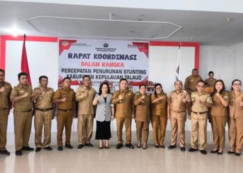 Foto bersama usai Rapat Koordinasi Percepatan Penurunan Stunting Tahun 2025.