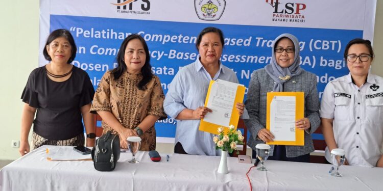 Foto bersama Pimpinan Polimdo bersama pihak Industri dalam menjalankan kerjasama. (foto: istimewa)