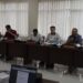Anggota DPRD Sulut, Amir Liputo, saat menyampaikan pendapatnya. (foto: meikel/barta)