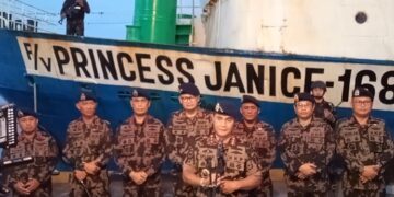 Dirjen PSDKP KKP Pung Nugroho Saksono (Ipunk), saat Konferensi Pers di Pangkalan PSDKP Bitung.. (foto: Chris/Barta1)