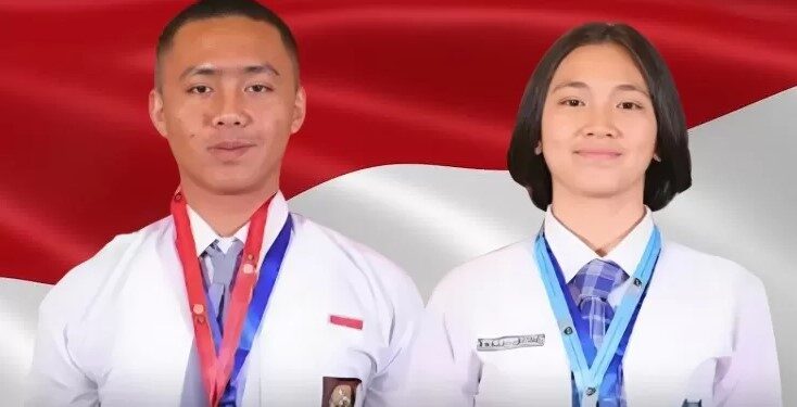 Firji Beeg dan Bianca Lantang, pasangan siswa-siswi dari Sulawesi Utara yang bertugas sebagai Paskibraka Nasional saat HUT kemerdekaan di Isatana Negara