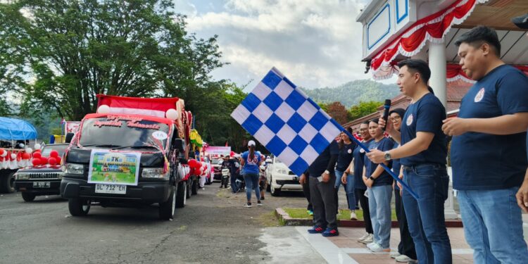 Foto: Bupati dan Wakil Bupati melepas Karnaval Pendidikan Anak Usia Dini di Kabupaten Kepulauan Sangihe. (Dok. Rendy/Barta1)