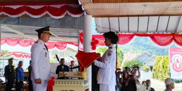 Foto: Bupati Kepulauan Sangihe Michael Thungari Perdana Memimpin Upacara HUT RI. (Dok. Rendy Barta1)