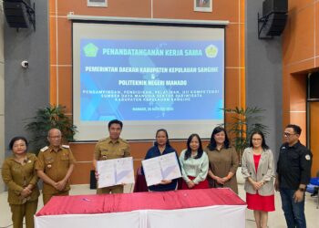 Foto: Bupati Kepulauan Sangihe, Michael Thungari Teken MoU dengan Polimdo. (Dok. Istimewa)