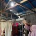 Ibu Husna Yonas Warga Pulau Nanedakele menunjukan rasa bersyukurnya ketika bisa menikmati listrik 24 jam dari PLN. (Foto: Humas PLN Sulutenggo)