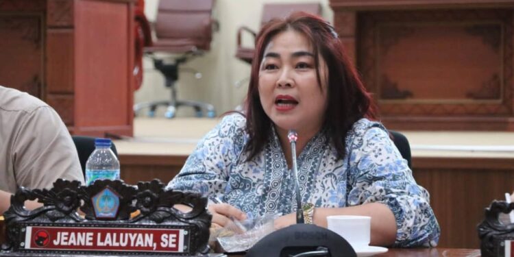 Anggota Pansus RT/RW, Jeane Laluyan. (foto: istimewa)