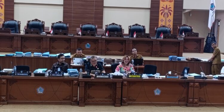 Pimpinan dan anggota Pansus RPJMD 2025-2029. (foto; meikel/barta)