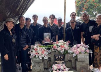 Keluarga besar Pahlawan Nasional DR. Gerungan Saul Samuel Jacob (GSSJ) Ratulangie. (foto: istimewa)