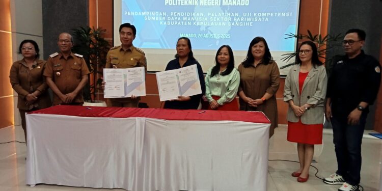 Penandatangan MoU Kabupaten Sangihe dan Polimdo. (foto: meikel/barta)