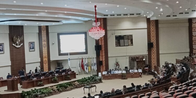 Situasi Paripurna DPRD Sulut. (foto; meikel/barta)