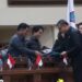 Penyerahan dokumen pandangan akhir Fraksi - fraksi terhadap Perda RPJMD 2025-2029. (foto: istimewa)