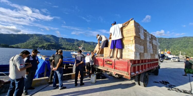 Foto: Ribuan Karton Rokok Akan Dibawa ke Filipina dari Sangihe. (Dok.Rendy/Barta1)