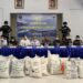 Foto: Konferensi pers penyerahan barang bukti B3 oleh Lanal Tahuna, di Mako Lanal Tahuna, Rabu, (6/8/ 2025). (Dok. Istimewa)