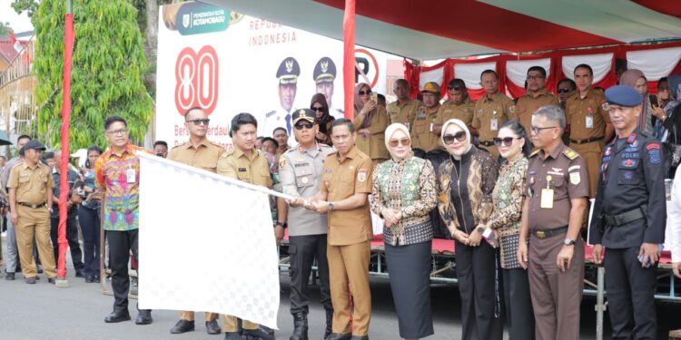 Wali Kota Kotamobagu Lepas Defile Pasukan dan Pawai Pembangunan HUT ke-80 RI