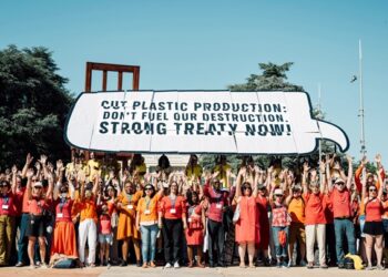 Ahead of the UN negotiations hundreds of citizens and civil society organisations from across the world gather at Place des Nations in Geneva to demand an ambitious and legally binding plastics treaty that puts people and the planet before polluters. Protesters wear yellow, red and orange to symbolise the urgency of the crisis and the danger posed by the unchecked production of plastic, which is overwhelmingly derived from fossil fuels.