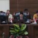 Ketua DPRD Sulut, Fransiskus Andi Silangen, menyampaikan aspirasi tentang 5 kapal yang diberhentikan pelayarannya. (foto: istimewa)