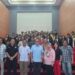 Foto bersama Wakil Direktur Bidang Kemahasiswaan dan Alumni Polimdo, Ir. Rudolf Estephanus Golioth Mait, ST., MT bersama Kepala Jurusan Teknik Elektro, Marson Budiman, SST., MT dan Mahasiswa Akhir D3 Komputer. (foto: istimewa)